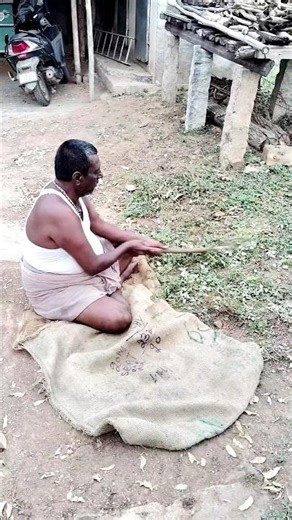 எங்க அப்பா புல்இழைக்கிறாங்க