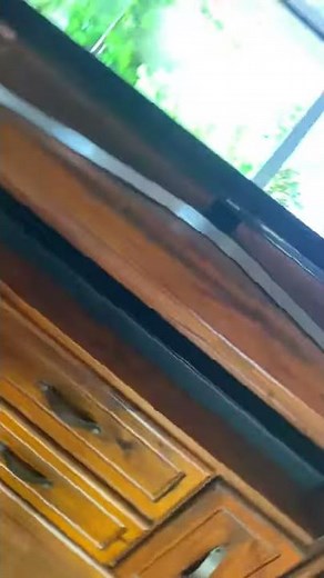 Bose 700 Soundbar with 2 wirelessly connected Bose 700 bass module