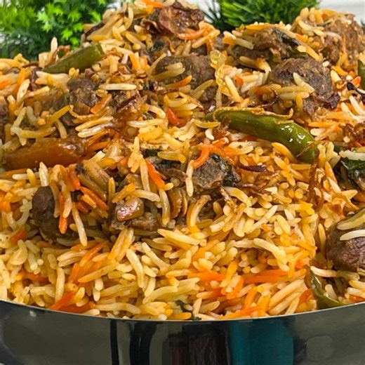 Best 1Kg Biryani Recipe ❤️ | 1kg Biryani Recipe with Perfect Measurements | Meat Biryani #biryanirecipe #beefbiryani #badekagosht #muttonbiryani #chickenbiryani Ingredients: ½ tsp fennel seeds 1 tsp cumin seeds 8 cloves 10 green cardamom 1 black cardamom ½ tsp pepper corns 1 mace ¼ nutmeg 1 Star anise cinnamon stick 10-12 green chilli 1 kg meat ( I'm using buffalo meat you may use any, like chicken, mutton or lamb ) 1 tbsp ginger garlic paste 1 tsp salt 1 tsp chili powder salt to taste 1 tsp kas