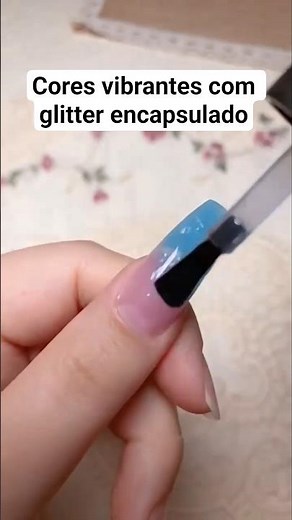 Unhas de salão em casa e com MUITO brilho!