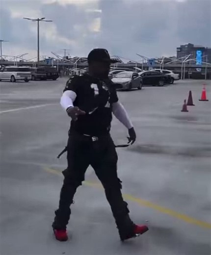 Them niggas gonna spill our secrets to some of my most hated opps