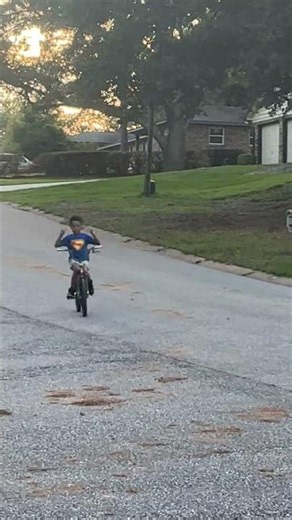 My friend doing trick no handed