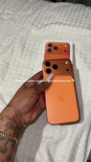 I do like it but idkkkk 😩 #iphone #christmas #iphone17 #apple #fypシ゚viral f