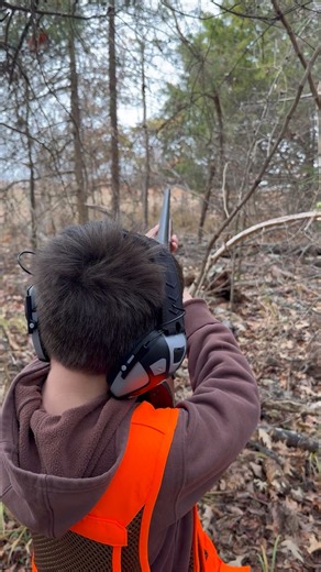 New England Firearms Single Shot 20 gauge is perfect youth gun for safe hunting #takeakidhunting