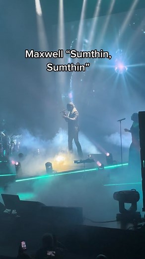 Maxwell's Timeless R&B Hits in Concert