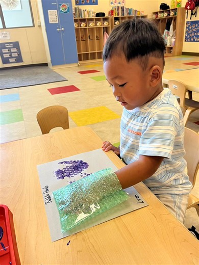 Comanche #CDC toddlers explored new ways to create art. They painted with bubble wrap and rolling balls for colorful designs. Creativity has no limits! #CYSCapturingTheBestMoments #CYS #ChildAndYouthServices | Fort Hood MWR