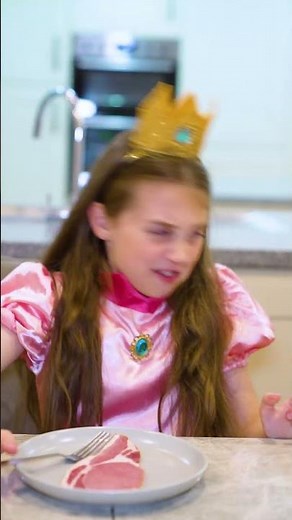 Why Super Mario and Luigi eat raw food! #funny #supermario# funnyshorts #comedy