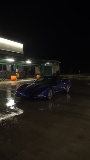 Anthony JB on Instagram: "Rain and vets, best combo —————————————————- - - Owner - @bluedevil.c5 - - 🎥 - @ajbmedia_ - #carvideos #corvette #corvettec5 #c5corvette #carshoot"
