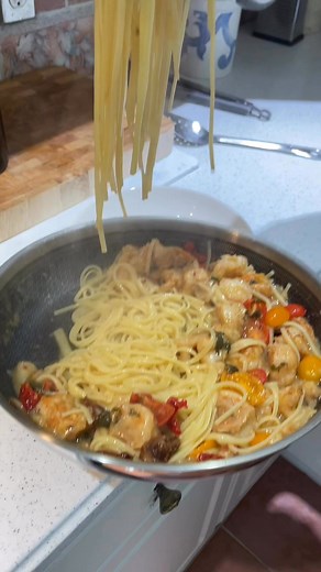 443K views · 4.5K reactions | It's Fast cooking! A great combination of incredible flavors. Whether you're a beginner or an experienced cook; the resources provided in my content offer valuable Italian cooking tips and techniques to help you improve your skills."Cooking is your expression" #tasty #lunch #napoli #abruzzo #tasty #delicious #cooking #family #friends | Chef Dennis Sammarone | Facebook