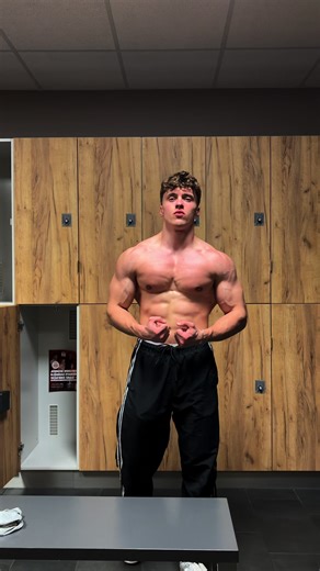 Effective Bulking Strategies for Fitness Models