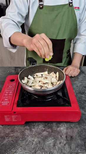 How to Keep Mushrooms from Turning Black (Simple Trick) ✅