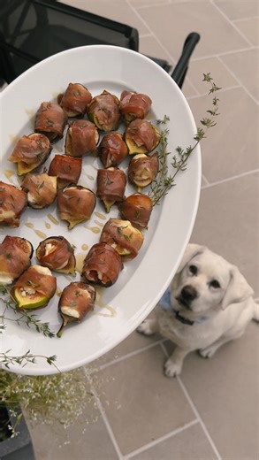 Our Table’s Company on Instagram: "Easy Fig Appetizer 🌿🍯 figs + hot honey goat cheese + wrapped in prosciutto + grilled for 10min + topped with honey & thyme 👌🏼"