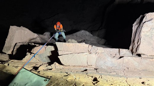 Man dies after falling over edge at Grand Canyon