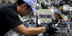 Japan’s Economic Woes Deepen as Manufacturers’ Mood Hits a 3-Year Low