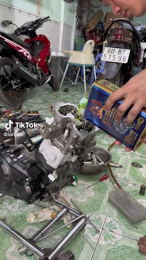 How to Properly Use ATF 10 Engine Oil in Motorcycles