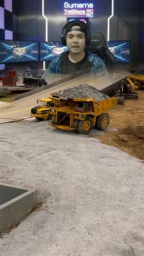 Giant RC Dump Trucks Steal the Show! 🚚🔥 #RCConstruction #MiniDumpTruck #HeavyEquipment #ModelEngineering #RCLife #SatisfyingMachines #MiningRC #BigPowerSmallScale | sumarna_kozex