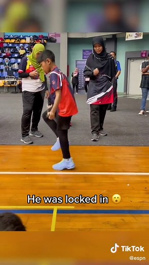 Unbelievable Speed in Jump Rope Competition