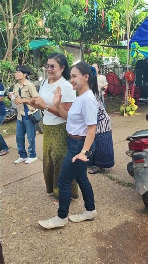 แห่กฐินม่วนขนาด