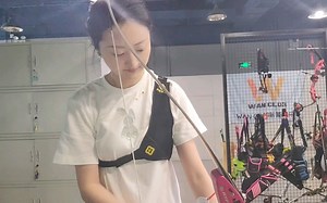 低磅复弓第一周:今天突发奇想觉得接弦可能是因为我还有转头的空间，果然，当我开弓前用力拧头后，一切都好了起来