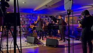 David Campbell and I had a bit of fun the other night doing an Apia streaming event for smoothfm 95.3. The theme of the evening was good times and we certainly did have a good time singing The Weight with Clayton Doley, Michael Paynter, and Jane. | Jimmy Barnes