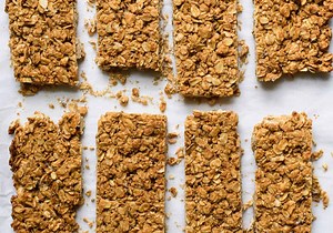 Peanut Butter Granola Bars (Nature Valley Copycat) - The New Baguette