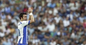 Deco se despede com golaços e empate entre Barça e Porto