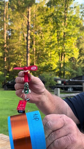 This usb c fan is powering up with no cords, no pad, no hidden battery pure wireless energy captured in open space. What started as a garage build is now real, measurable power ready to scale from phones to EVs. The future of charging is in the air. #Nikola2_O #WirelessEnergy #PhoneCharging #FutureOfPower #DeepTech