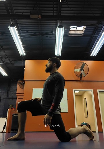 4 Powerful Recovery Tips for Lifters & Fighters • Cold Therapy – Ice baths or cold showers reduce inflammation and speed up muscle recovery after intense training. • Shilajit for Recovery – Packed with minerals, Shilajit boosts energy, supports muscle repair, and enhances endurance. Adding it to your routine can help you train harder and recover faster! Shoutout to @Sakoonnutrition for helping level up recovery! • Deep Tissue Work – Use a foam roller or massage gun to break down muscle tightness