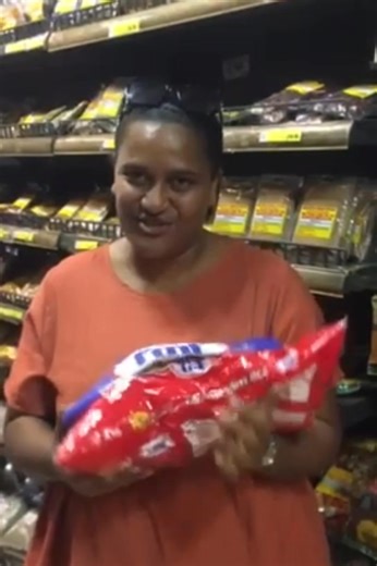 One of the many happy customers who are taking advantage of our BAG IT FREE WITH FMF promotion. Hurry purchase any FMF RICE 4kg or 5kg and receive a FREE FMF Branded Non Woven Bag! Available at selected supermarkets till 30th June 2025 or while stock lasts. | FMF Foods Limited