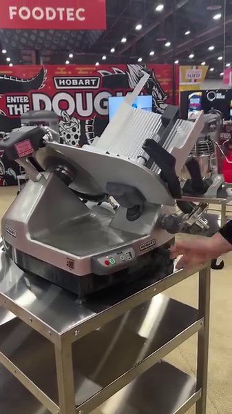 This year’s Pizza Expo was a perfect place to show how a Hobart automatic slicer can save time in a busy pizzeria. Watch it go to work—and imagine how many pepperoni slices it could cut while you’re busy handling other tasks. | Hobart Food Equipment and Service