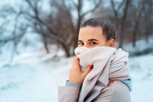 Coup de froid : symptômes, durée, se soigner, contagieux ?