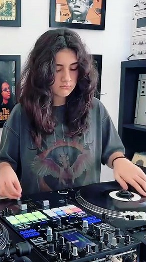 Crazy Scratch combos 🎚️🔥 #scratch #scratchdj #dj #scratching #djmichelle #djay