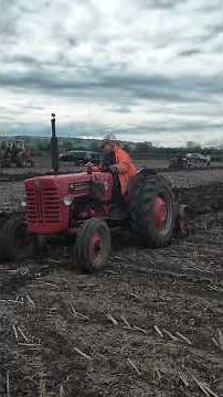 International B250, B275 and B414 Tractors