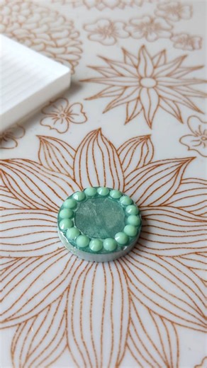 Amanda on Instagram: "Thank you for watching ✨✨✨ Links to the supplies I use in my story highlights/about section ✨ ✨ ✨ #reel #rhinestones #bling #timelapse #color"