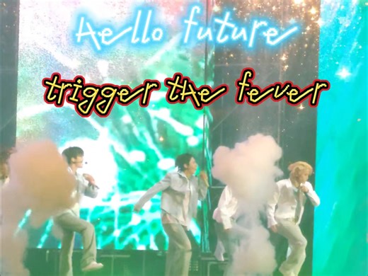 到底是哪个人才安排ttf后接hf啊！太牛了hf一开口七小弟完全是垫音啊，全场大合唱，甚至rap部分也全唱了，梦国国歌谁反对（这里抖单纯是因为我旁边的pcm太嗨了