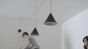 Scopri insieme a noi la lampada a sospensione by Flos modello String Light, tramite un video vi mostreremo la semplicità del montaggio fai da te, senza la necessità di chiamare un elettricista! Inoltre il tutto ha la possibilità di essere gestito attraverso un'applicazione del vostro smartphone! www.diffusioneshop.com | Diffusione Luce