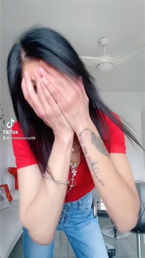 Introducing the "Vita Wear Smar tBa nd," a next-generation wearable gadget