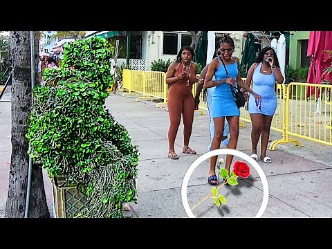 Scaring Girls with fake snake! Bushman prank