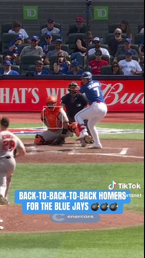 Blue Jays back-to-back-to-back homers: Springer, Vladdy, Kaz
