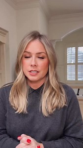 These are little tips to help your curls look beautiful & more modern (less curled, more of a soft wave = the modern look)! I’m using a 1.5 inch barrel at about 300° 🤌🏻 | The Small Things Blog