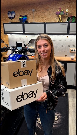 1.1M views · 1.2K reactions | 5 Motorrad-Gadgets, die jede Tour upgraden. Mari zeigt ihre Favorites ️ Welches Tool würdest du sofort mitnehmen? Alles gibt’s natürlich bei eBay. #ebay #thingspeoplelove #ebaymotors #ebayfahrzeugteile | eBay.de | Facebook