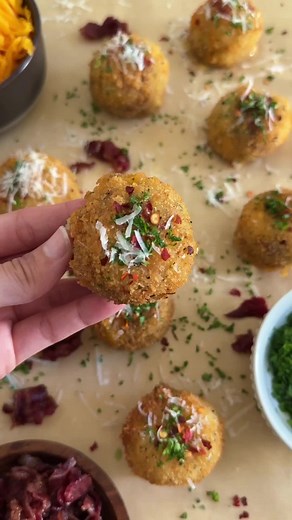 Leftover mashed potatoes?! Make these cheesy crispy potato balls the next day #recipe #thanksgiving #leftovers