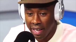 He really didn't know how to handle this. lmao | MixtapeMonkey