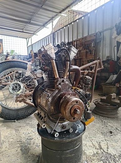 34K views · 508 reactions | Mesin diesel Bernard tahun 1951 210cc sangat menawan banget gess  Kira kira bagus di buat apa yah guys ? 樂 #diesel #bernard #vanguard #samcustom | Isam Saepul Anwar | Facebook