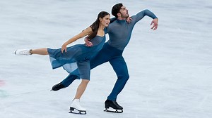 Laurence Fournier Beaudry and Guillaume Cizeron win gold
