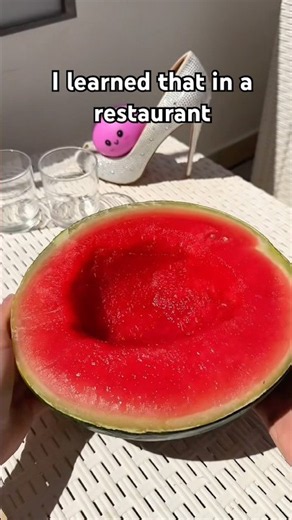 Best summer cocktail hack🍾🍉 #lifehacks #foodhacks #summer