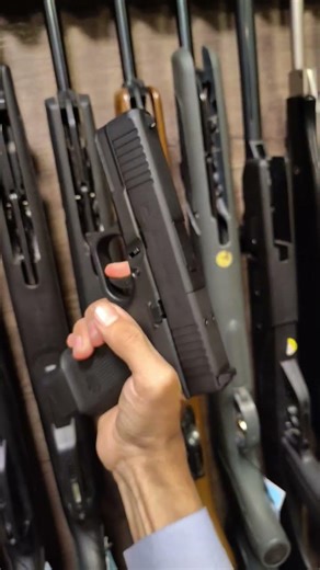 UMAREX GLOCK 19 GEN5 BB pistol #trending #glock17gen5 #umarexairguns #glock19gen5 #status