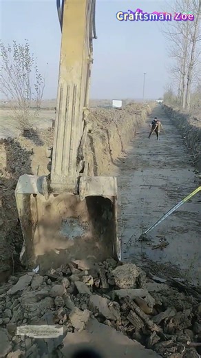 Excavator Operator Pranks Surveyor – Pushes Down Measuring Rod in One Move! Hilarious Reaction!