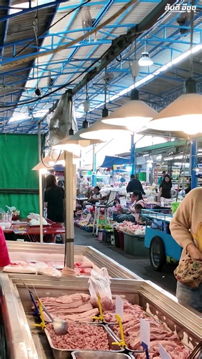 อีซูซุสปาร์ค กระบะพื้นเรียบ (Flat Deck) เครื่องยนต์ใหม่! 2.2 MAXFORCE 👉บรรทุกของได้เยอะสามารถเปิดได้ 3 ทิศทางไม่ติดซุ้มล้อ ขนของขึ้น-ลง ง่ายไม่เสียเวลาในการขนส่ง 🔸และยิ่งเป็นเกียร์ออโต้ขับขี่ง่ายสะดวกสบาย ใช้งานคล่อง ประหยัด ทน คุ้ม ดูแลง่าย ทดลองใช้จริงโดยลูกค้าเจ้าของธุรกิจจำหน่ายอาหารแช่แข็ง อุดรฟู๊ด ตลาดเทศบาล 2 อ.เมืองเพชรบูรณ์👏 #สันติอีซูซุเพชรบูรณ์ #สปาร์คตอนเดียว #อีซูซุ #22MAXFORCE #อีซูซุกระบะพื้นเรียบ #ISUZUTheOneAndOnly #อีซูซุหนึ่งเดียวเท่านั้น #ดีแมคซ์ดีจริง | สันติ อีซูซุเพชรบู