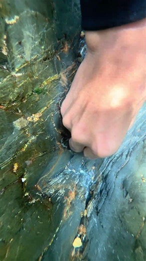 Traditional gold mine💰😱✅